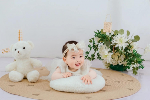 中国澳门四个月的孕妇肚子疼